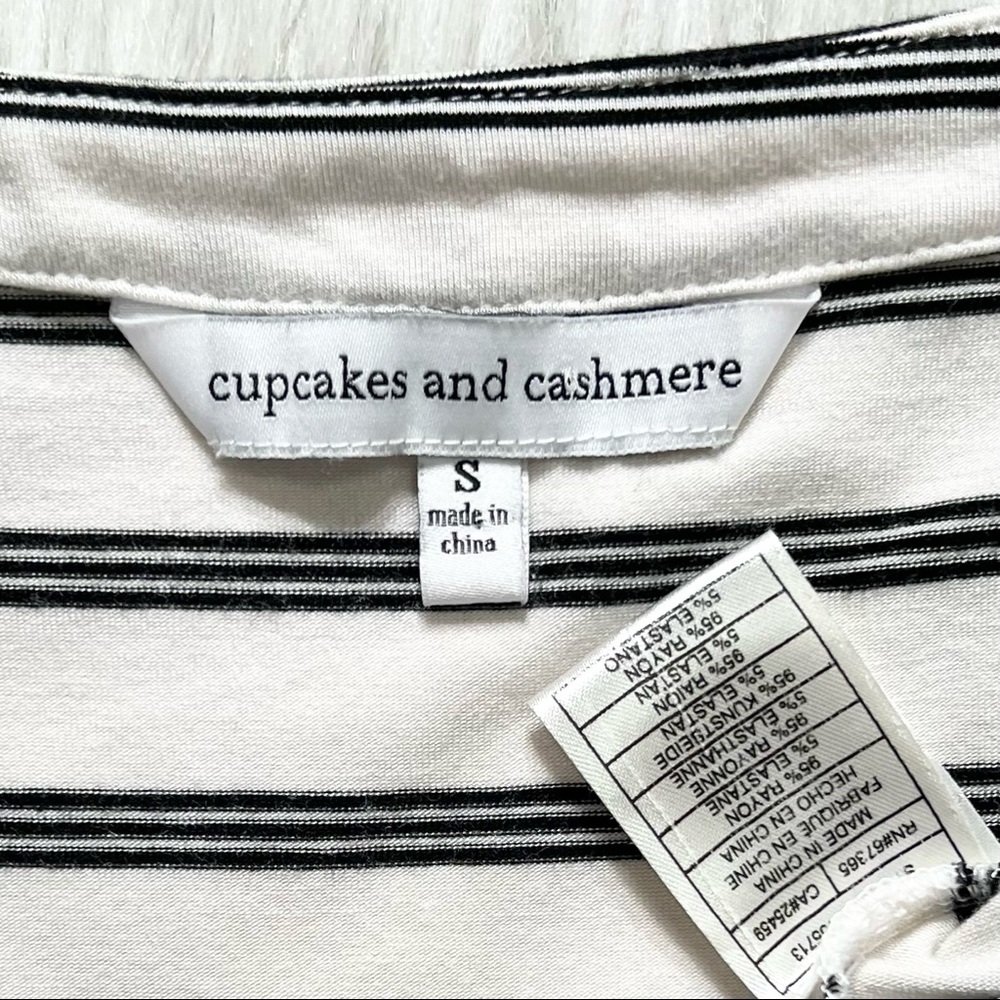 Cupcakes and Cashmere Black White Striped Split Hem Long Sleeve Buttondown Top - Picture 10 of 11